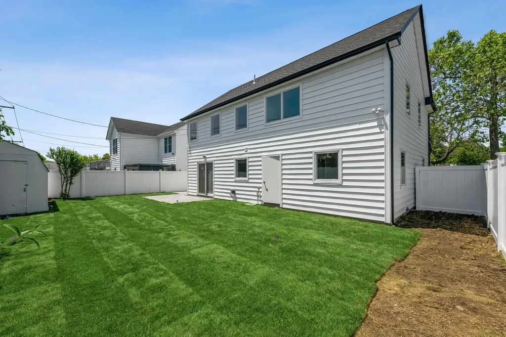 23 Valley Road Levittown NY 11756