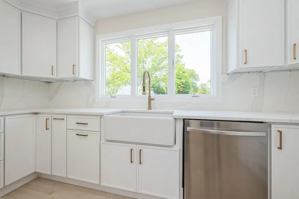 23 Valley Road Levittown NY 11756
