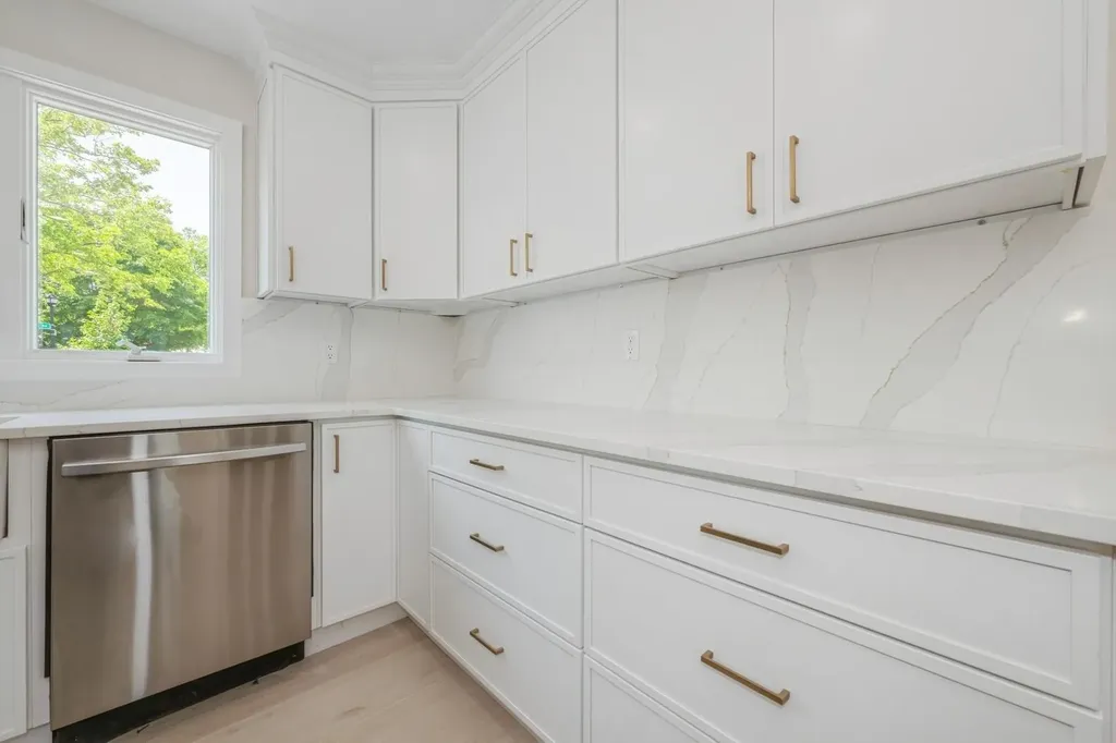 23 Valley Road Levittown NY 11756