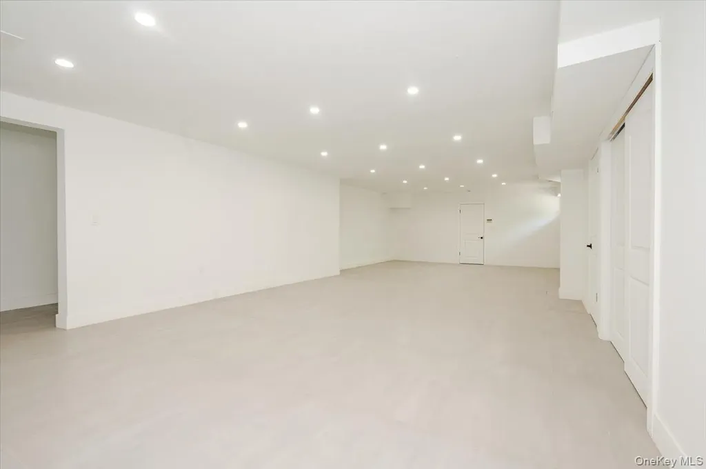 452 E Shore Road Great Neck NY 11024