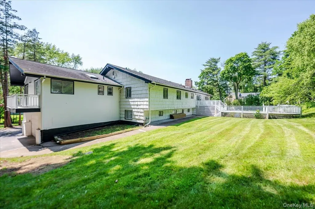 452 E Shore Road Great Neck NY 11024