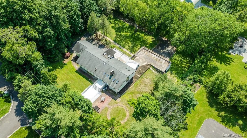 452 E Shore Road Great Neck NY 11024