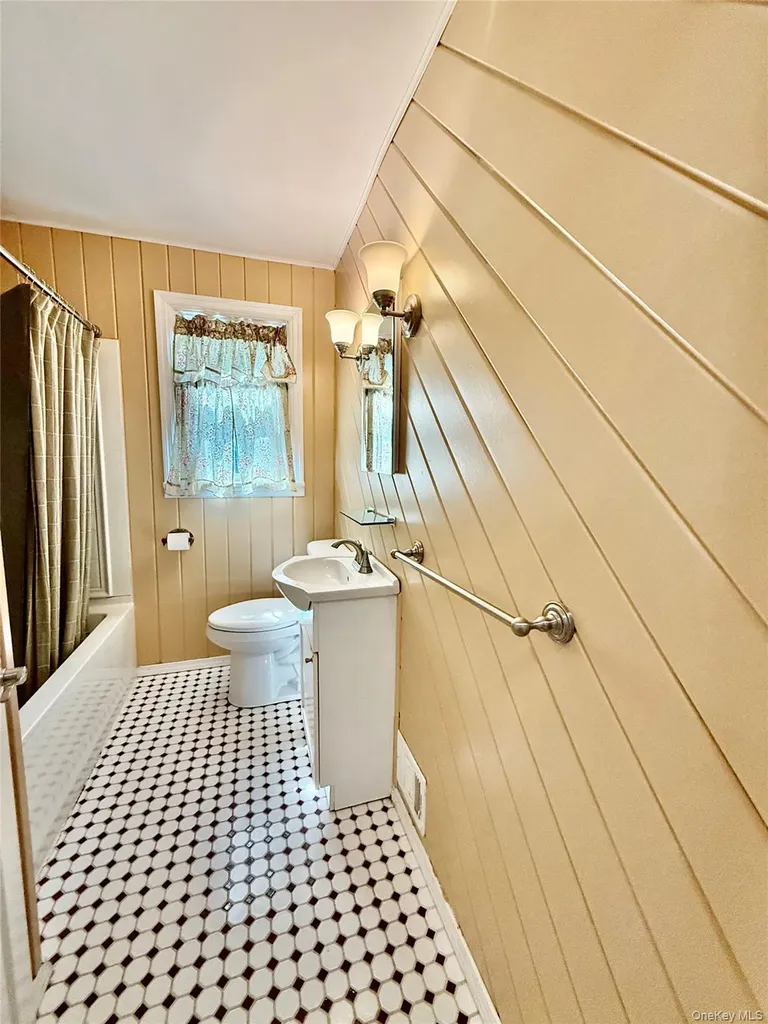 1 Westlin Lane Cornwall NY 12518