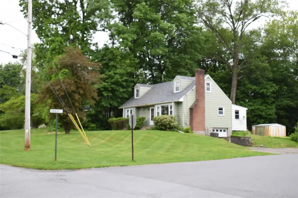25 Alda Drive Poughkeepsie NY 12603
