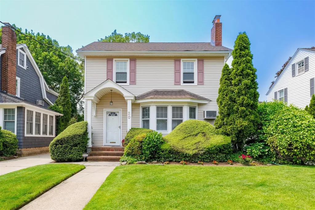 20 Hamilton Street Rockville Centre NY 11570