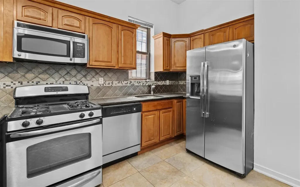 626 Madison Street Brooklyn NY 11221