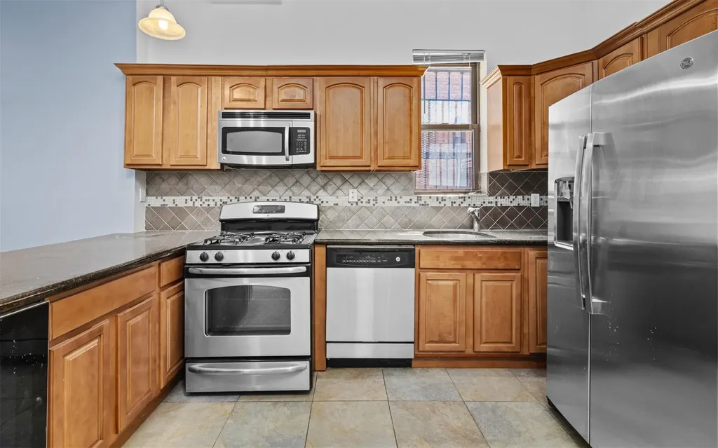 626 Madison Street Brooklyn NY 11221
