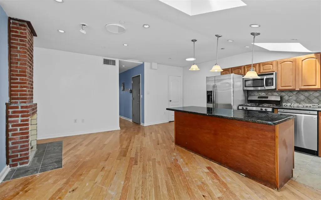 626 Madison Street Brooklyn NY 11221