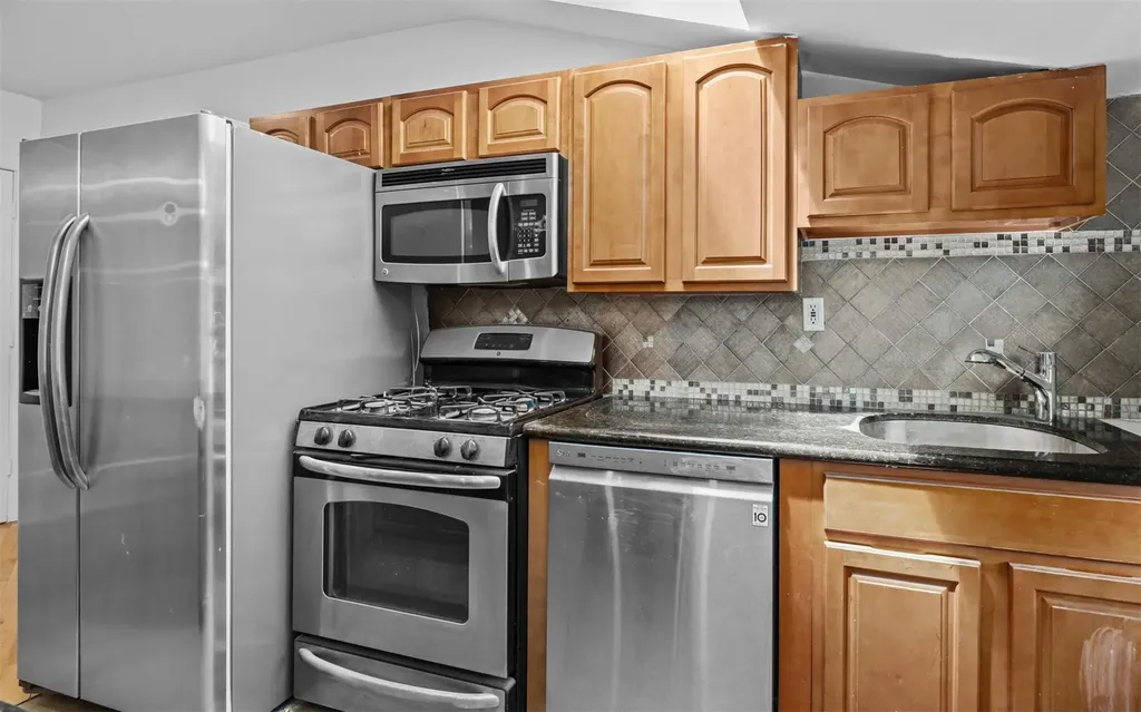 626 Madison Street Brooklyn NY 11221