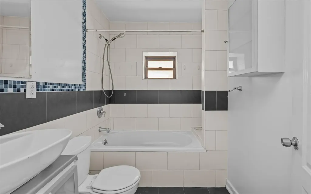 626 Madison Street Brooklyn NY 11221