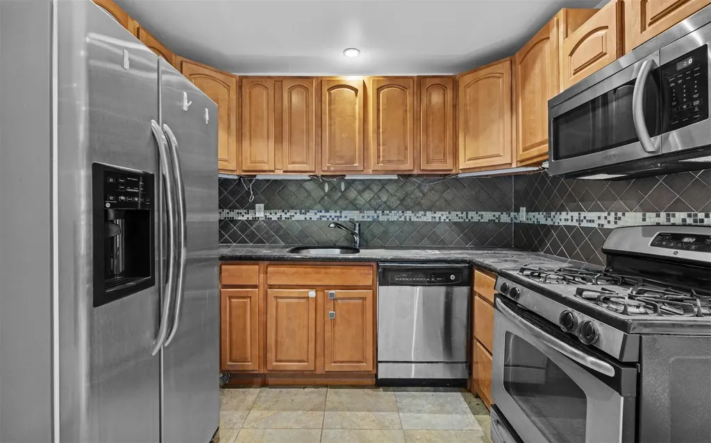 626 Madison Street Brooklyn NY 11221