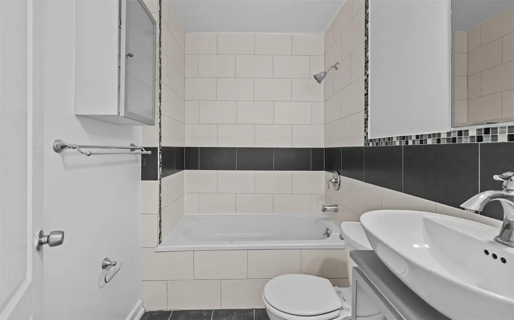 626 Madison Street Brooklyn NY 11221