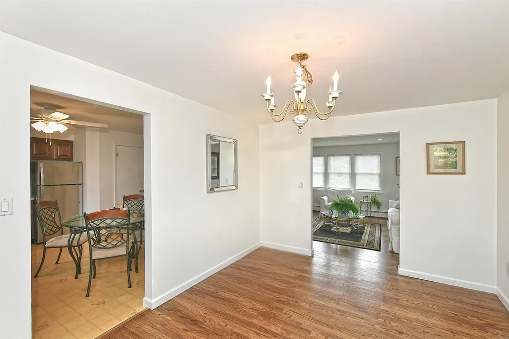 20 Kossuth Street Deer Park NY 11729