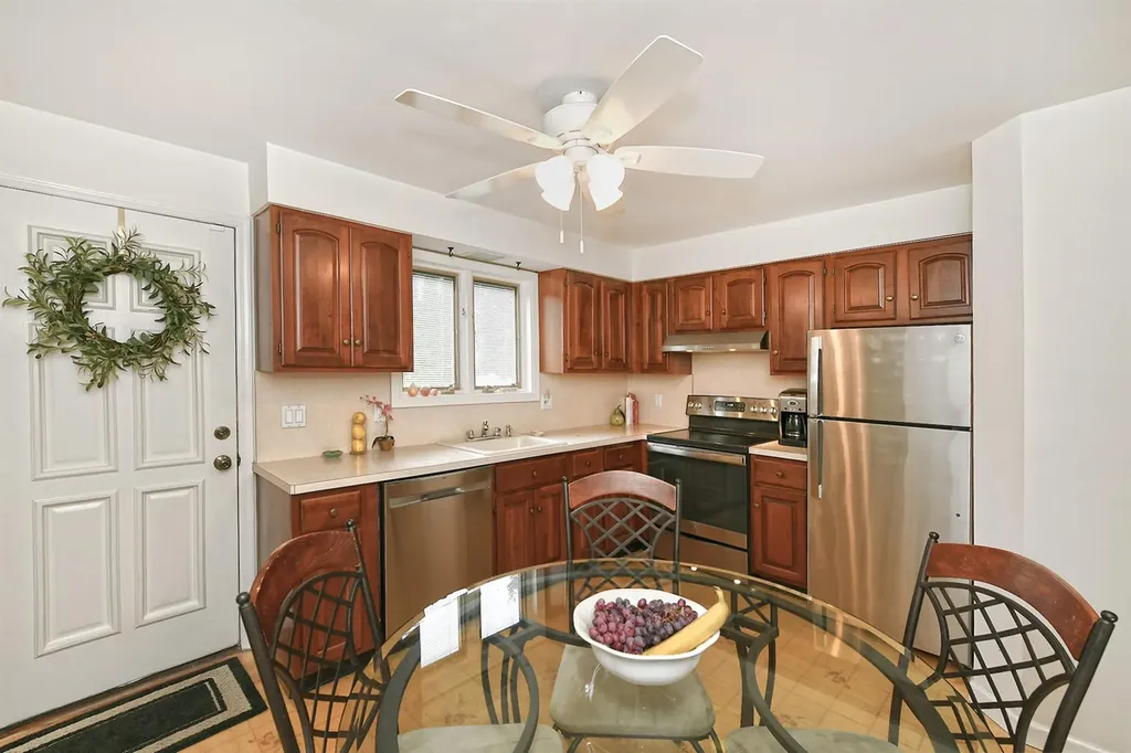 20 Kossuth Street Deer Park NY 11729