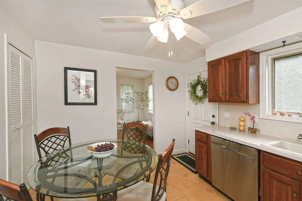 20 Kossuth Street Deer Park NY 11729