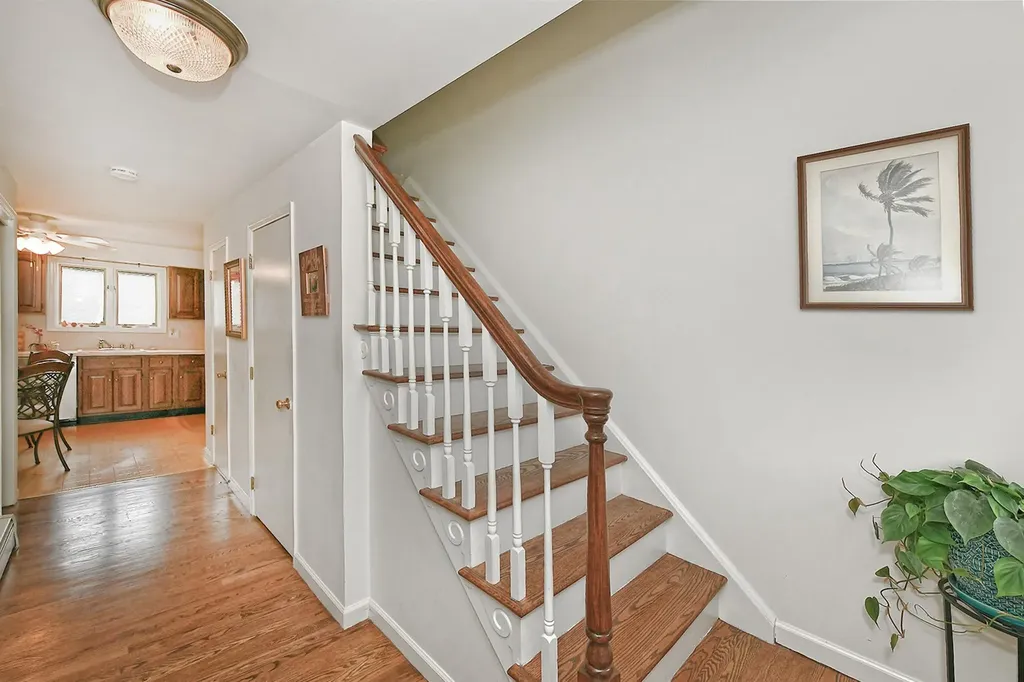 20 Kossuth Street Deer Park NY 11729