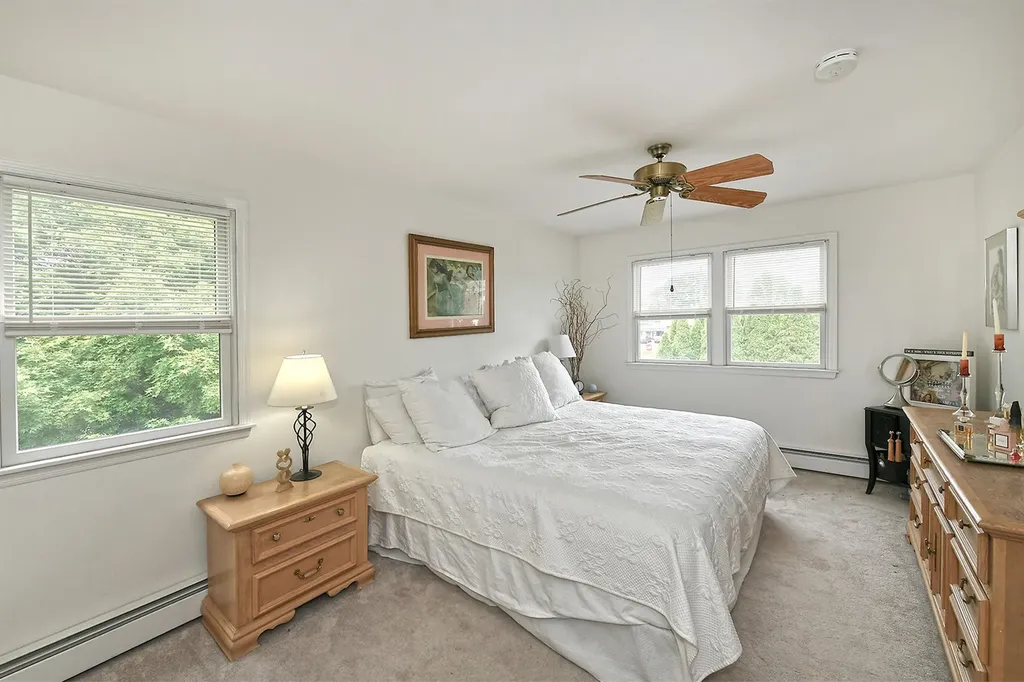 20 Kossuth Street Deer Park NY 11729