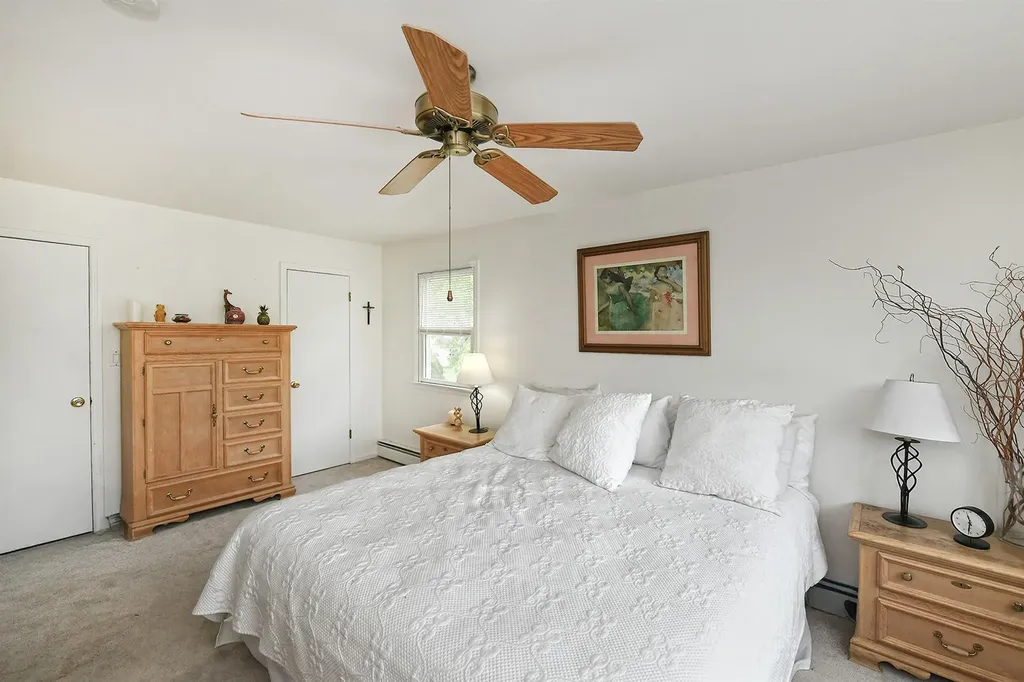 20 Kossuth Street Deer Park NY 11729