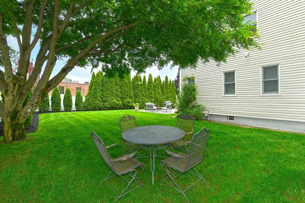 20 Kossuth Street Deer Park NY 11729