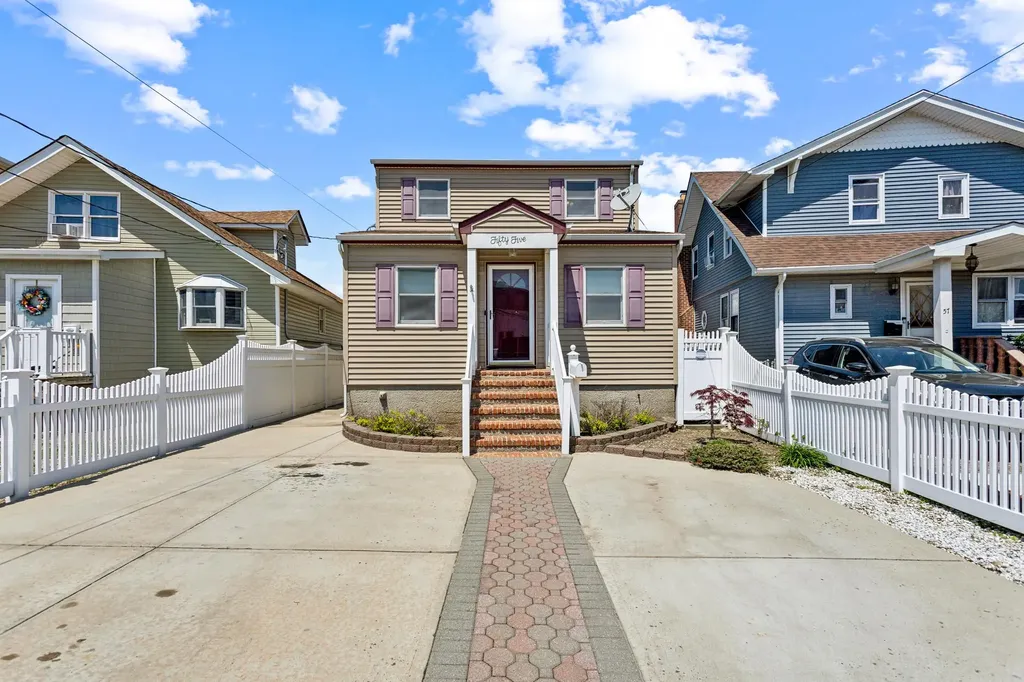 55 West Avenue Lawrence NY 11559
