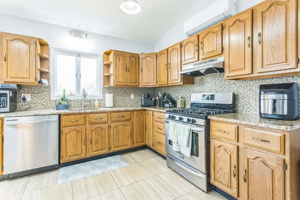 55 West Avenue Lawrence NY 11559