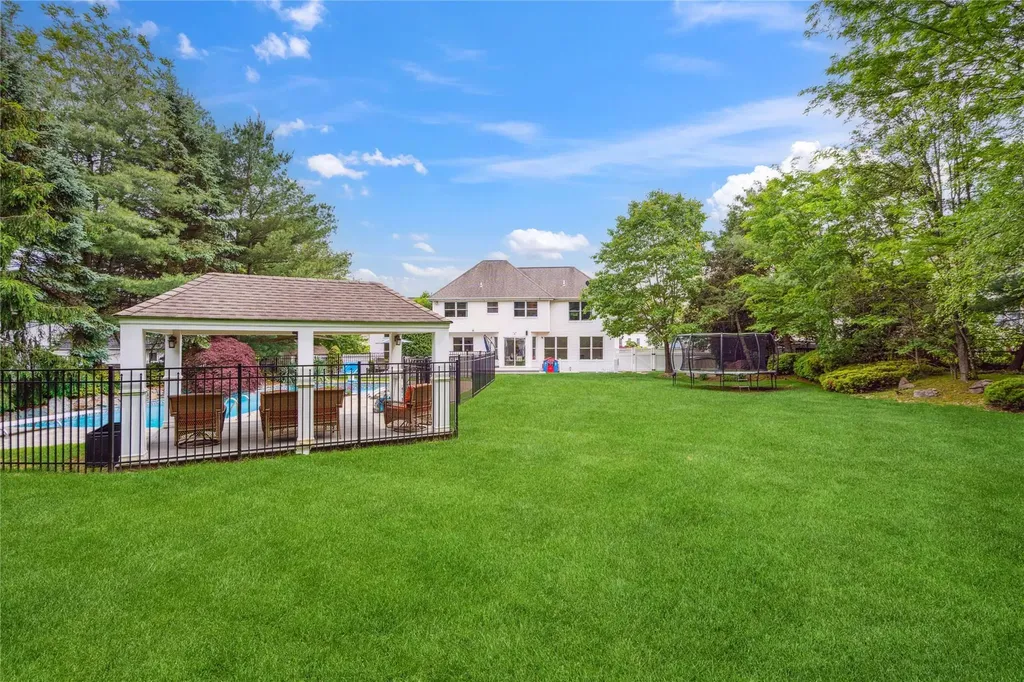 3 Sugar Maple Court Dix Hills NY 11746