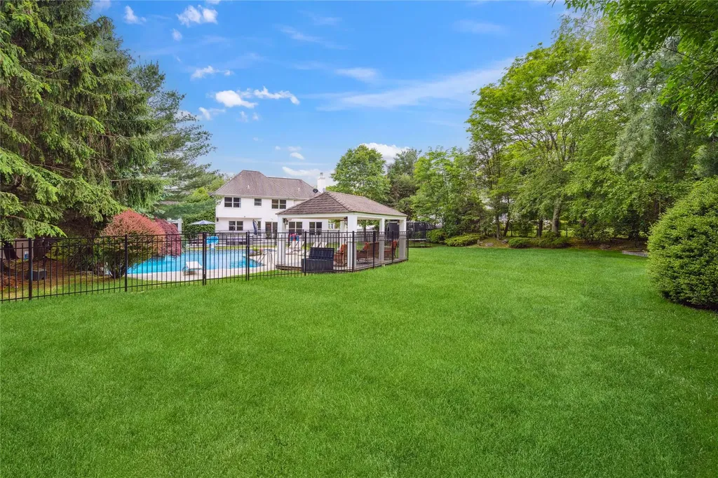 3 Sugar Maple Court Dix Hills NY 11746