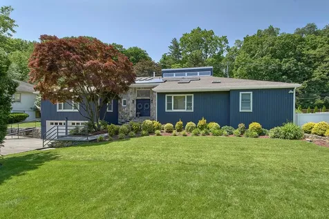 20 Carriage Way White Plains NY 10605