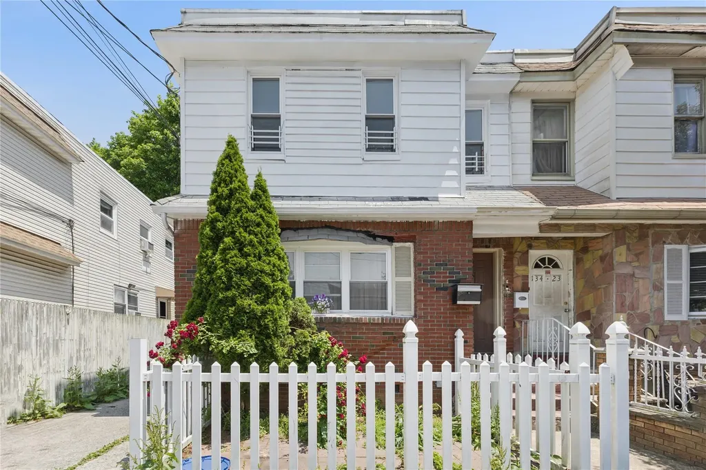 13421 Hawtree Street Ozone Park NY 11417