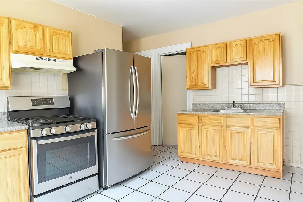 13421 Hawtree Street Ozone Park NY 11417