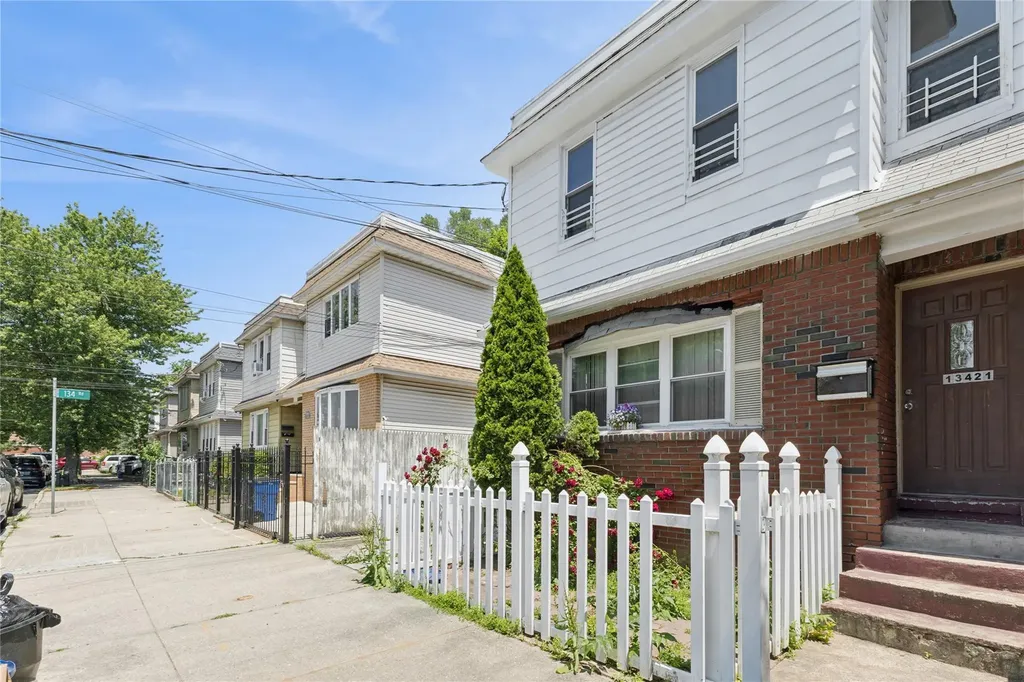 13421 Hawtree Street Ozone Park NY 11417