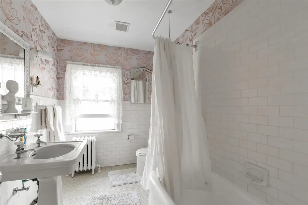 2485 Park Avenue Baldwin NY 11510