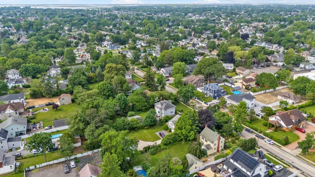 2485 Park Avenue Baldwin NY 11510