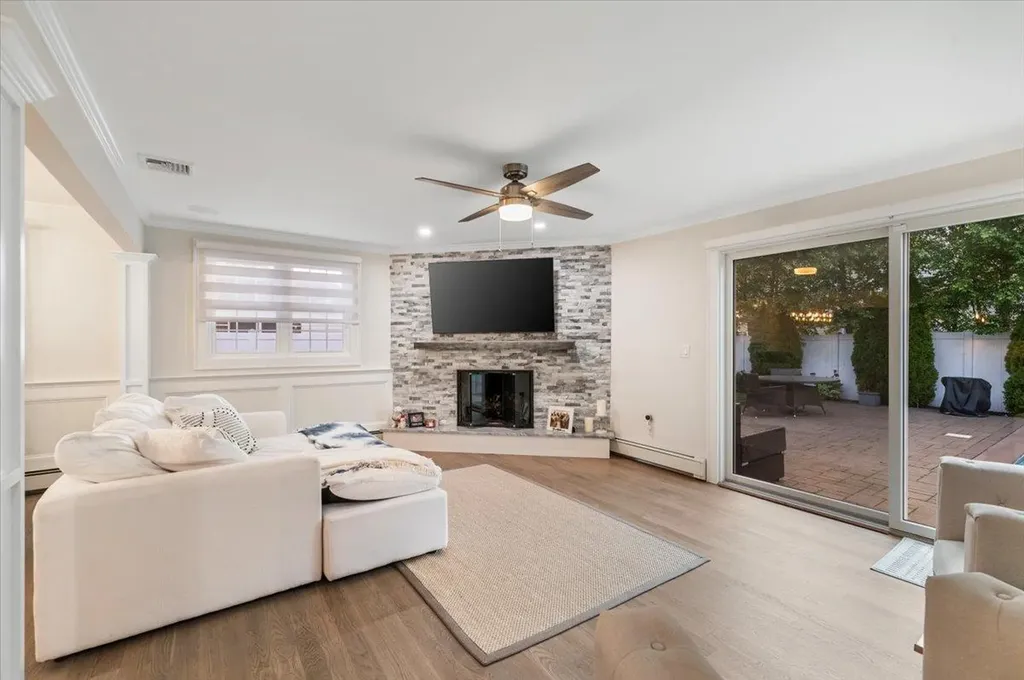 105 Shoreham Way Merrick NY 11566