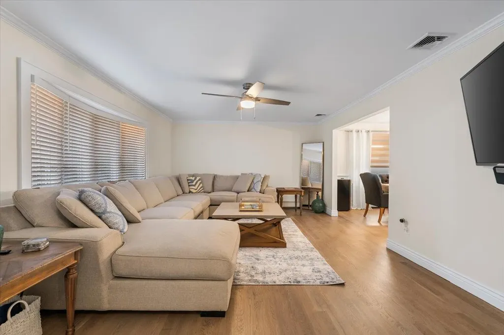 105 Shoreham Way Merrick NY 11566