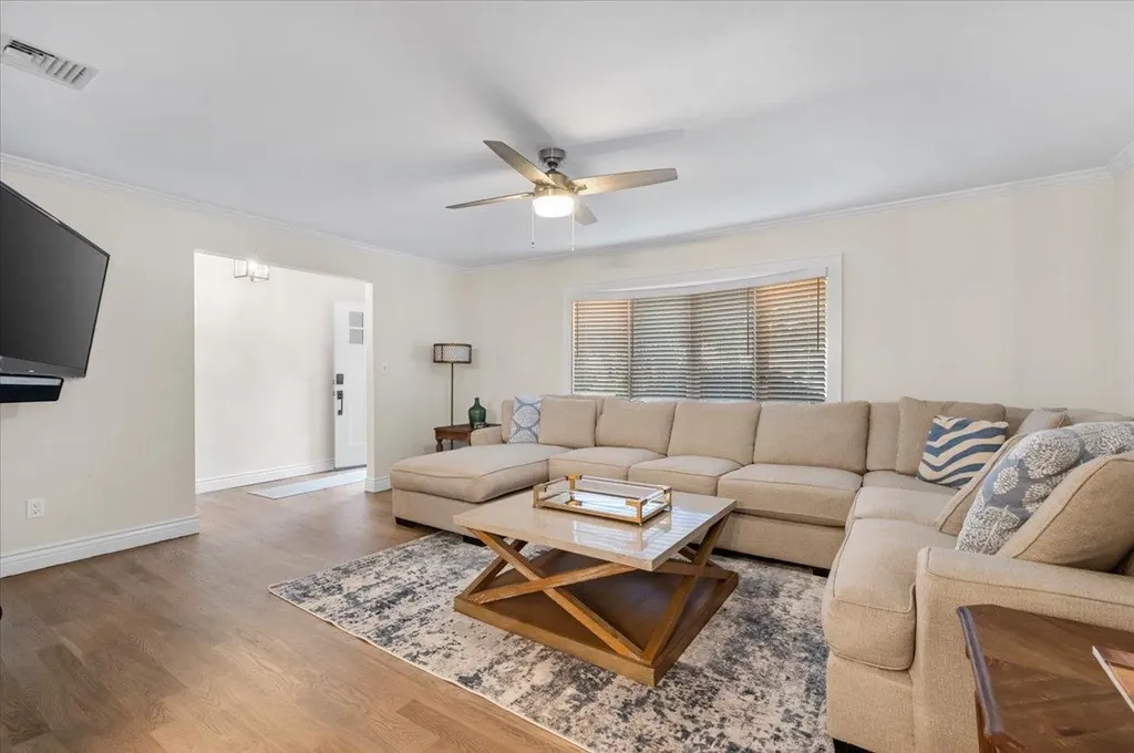 105 Shoreham Way Merrick NY 11566