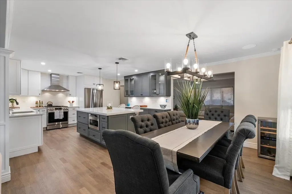 105 Shoreham Way Merrick NY 11566