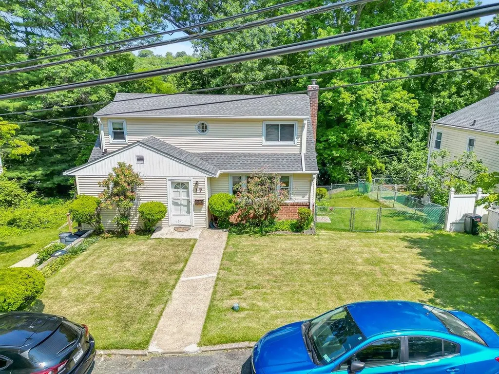 17 Linn Place Yonkers NY 10705