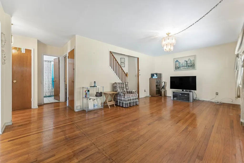 17 Linn Place Yonkers NY 10705