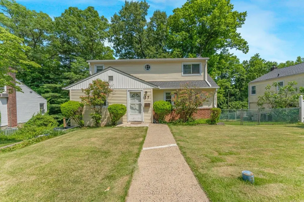 17 Linn Place Yonkers NY 10705