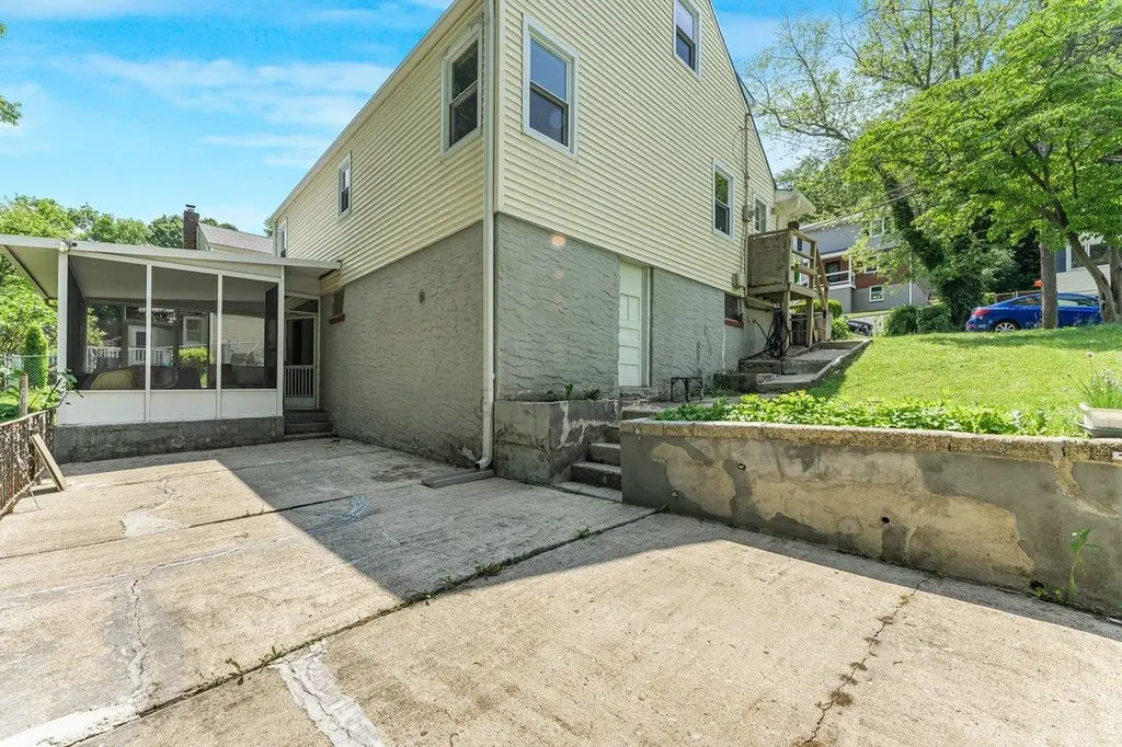 17 Linn Place Yonkers NY 10705