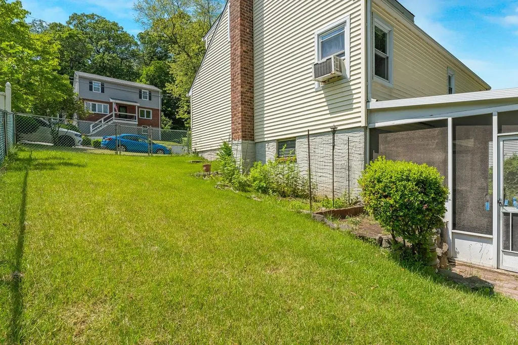17 Linn Place Yonkers NY 10705