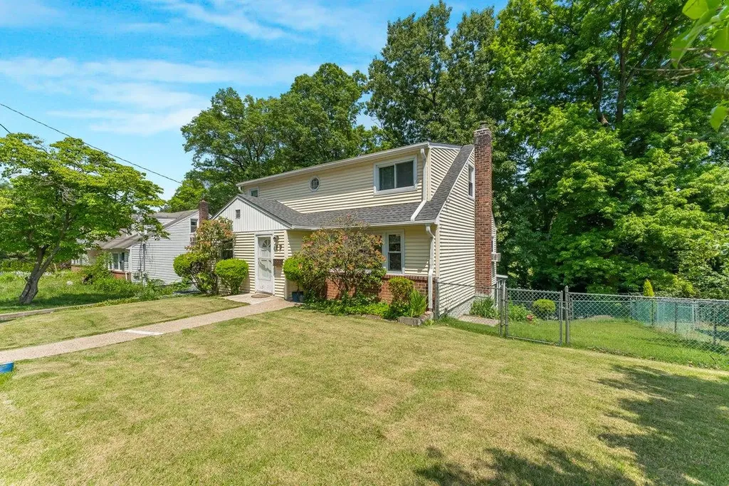 17 Linn Place Yonkers NY 10705