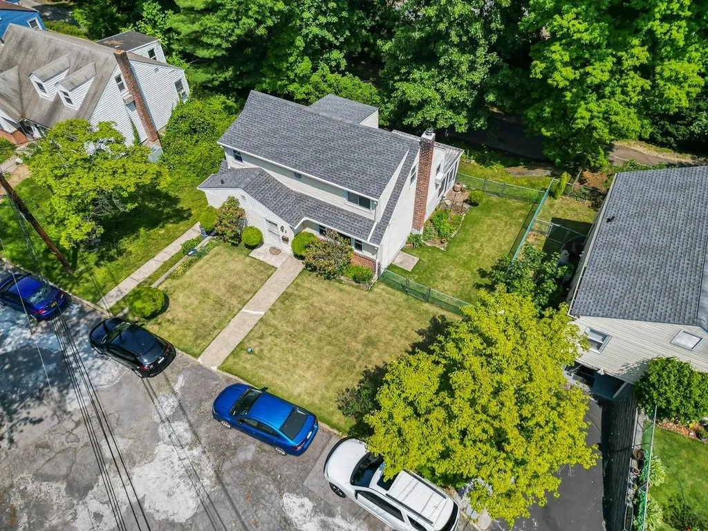 17 Linn Place Yonkers NY 10705