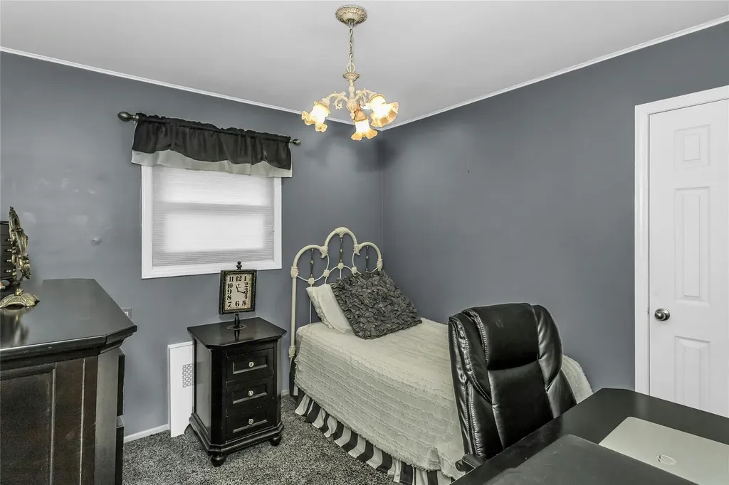 77 Lincoln Road S Plainview NY 11803