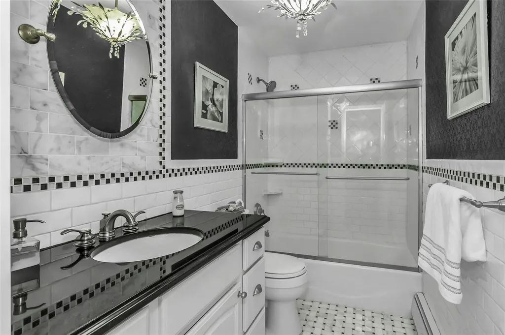 77 Lincoln Road S Plainview NY 11803