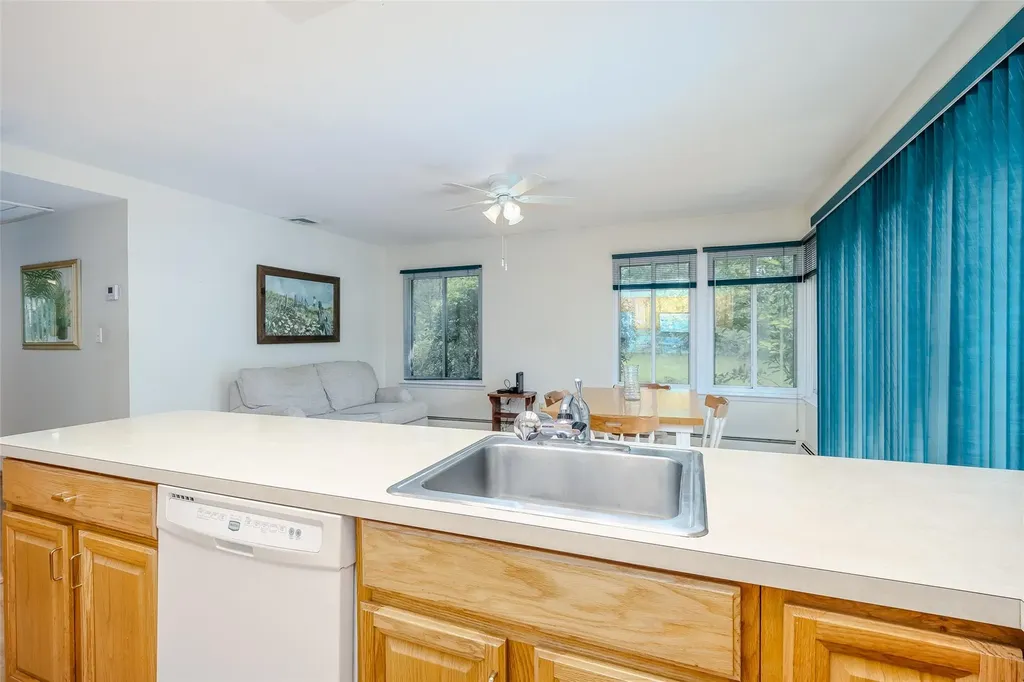 37 Glenmere Lane Coram NY 11727