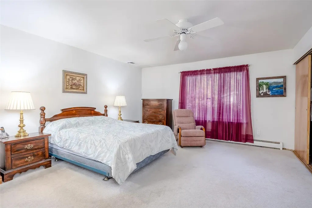 37 Glenmere Lane Coram NY 11727