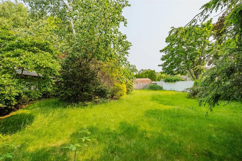 37 Glenmere Lane Coram NY 11727