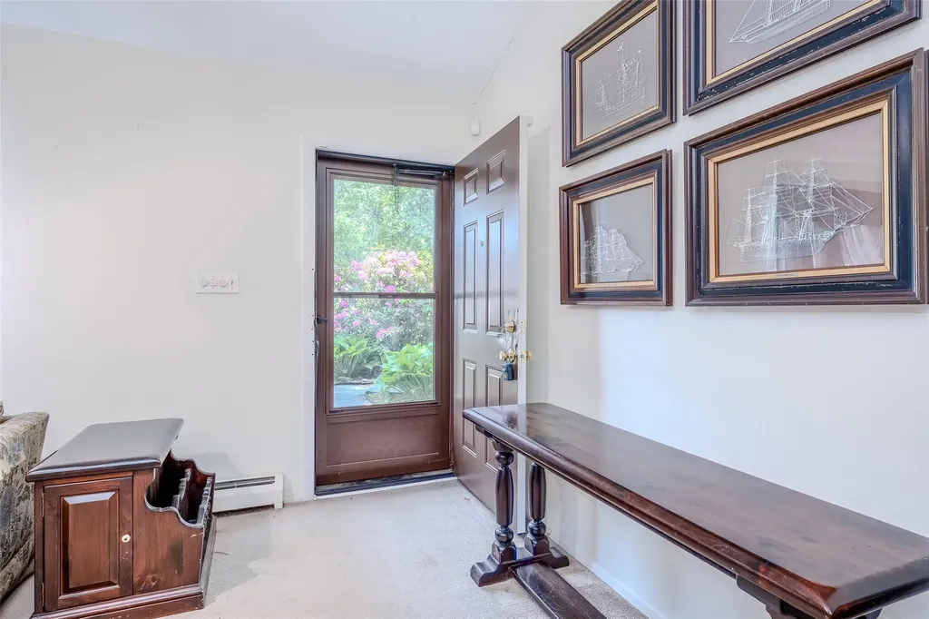 37 Glenmere Lane Coram NY 11727